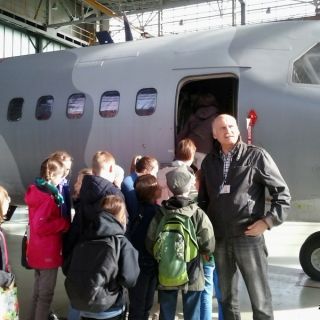 Loading...
