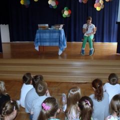 Loading...