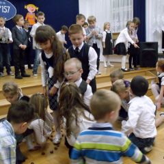 Loading...